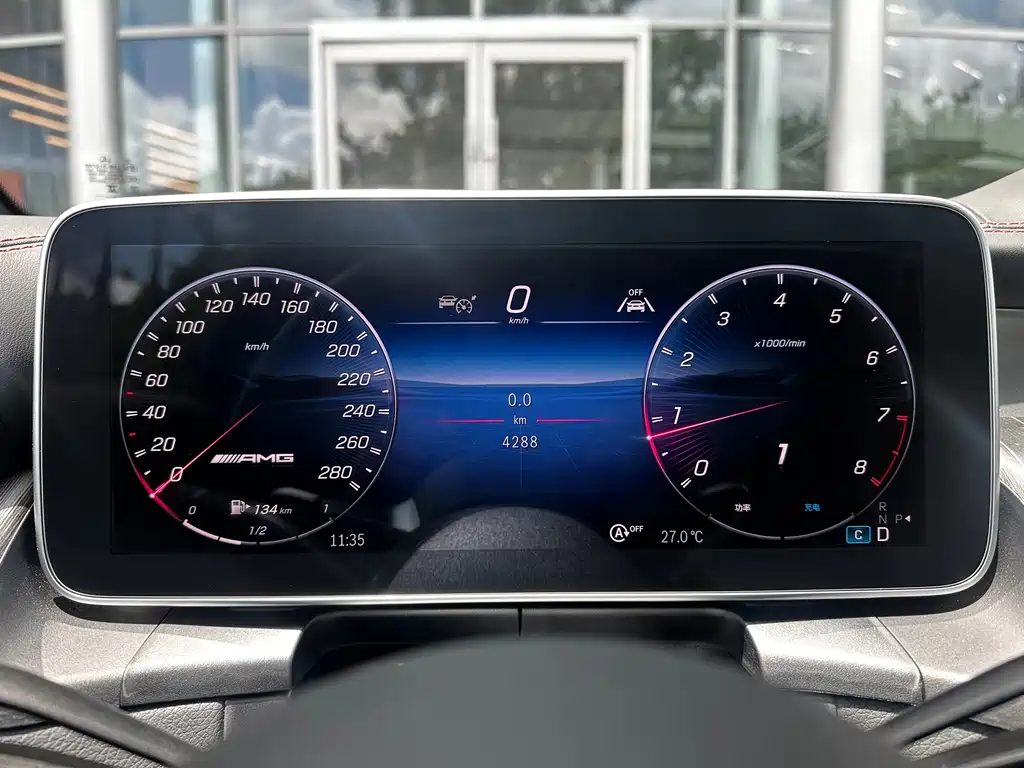 Mercedes-Benz GLC AMG 2025 — фото 9