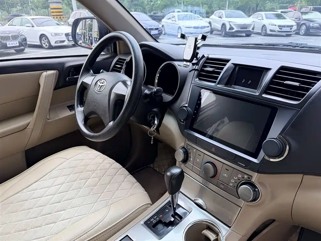 Toyota Highlander 2015 — фото 10