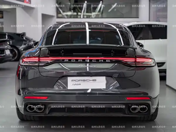 Porsche Panamera 2023