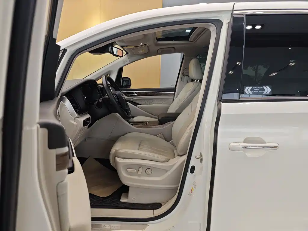 GAC Motor Trumpchi M8 2018 — фото 14