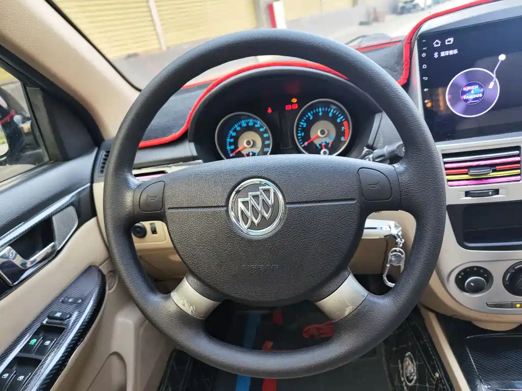 Buick Excelle 2015 — фото 15