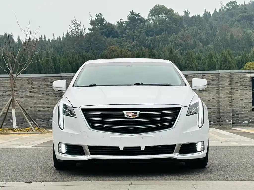 Cadillac XTS 2018 — фото 10