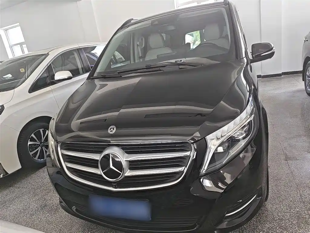 Mercedes-Benz V-Class 2018 — фото 9