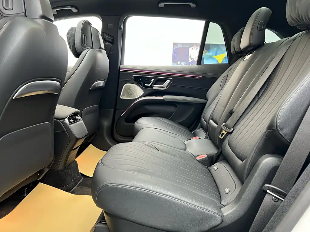 Mercedes-Benz EQS SUV 2025 — фото 34