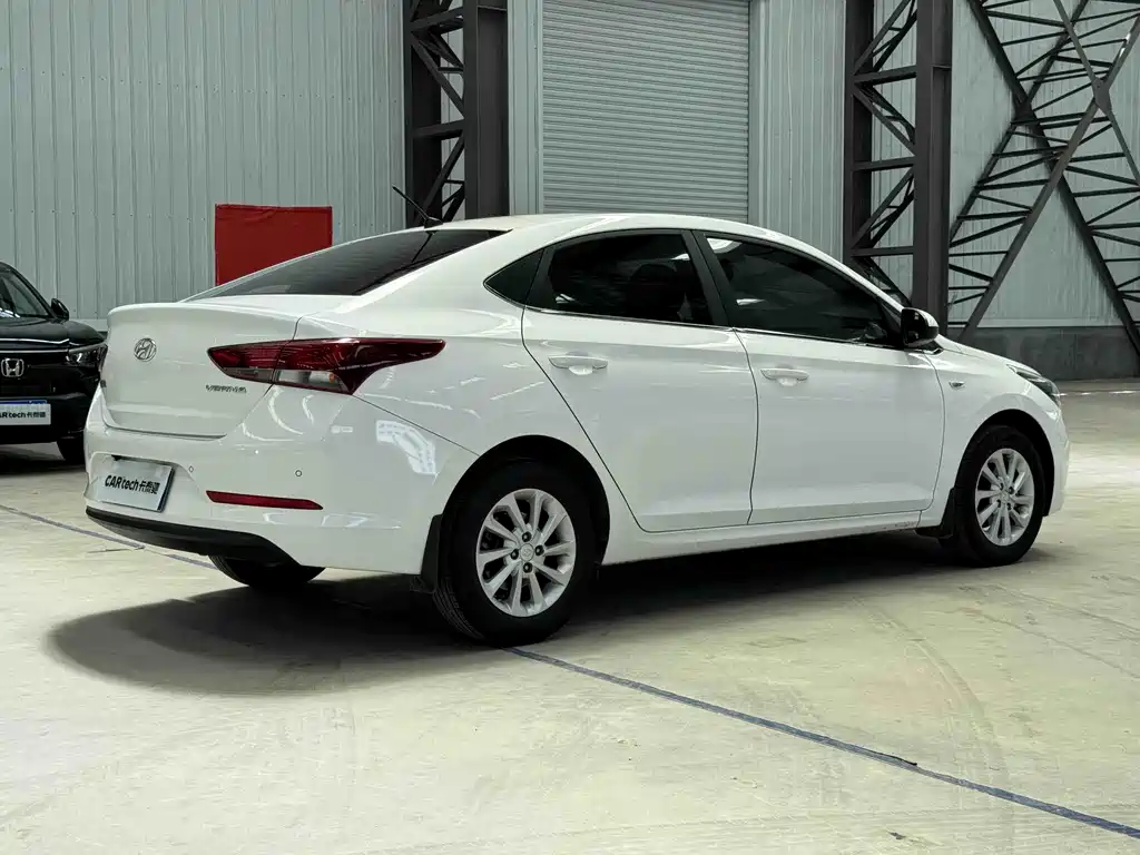 Hyundai Verna 2016 — фото 6