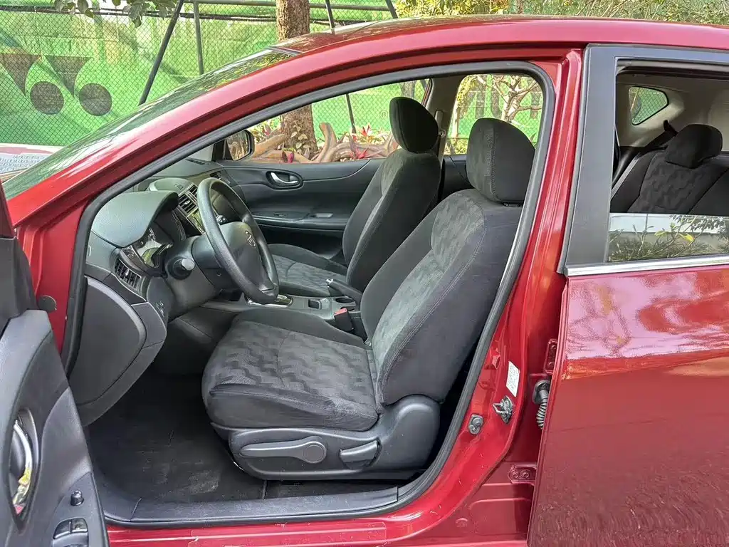 Nissan Tiida 2015 — фото 25
