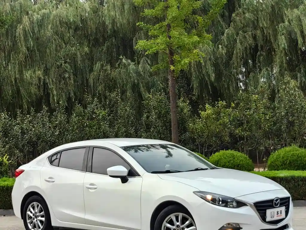 Mazda 3 Axela 2016 — фото 3