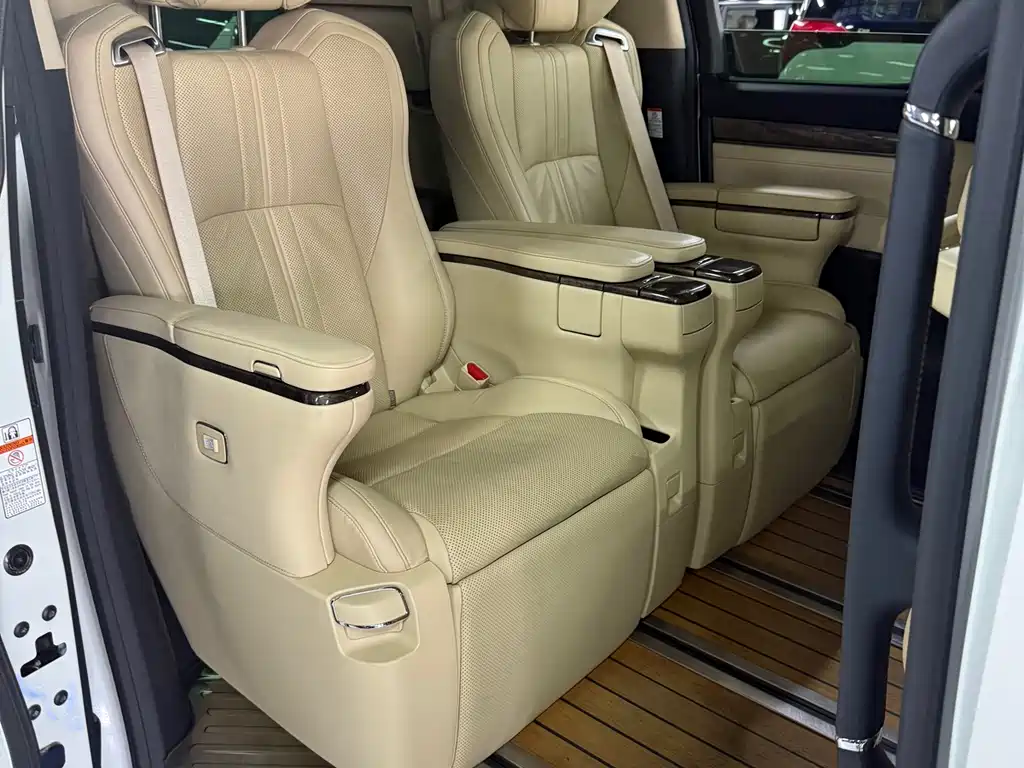 Toyota Alphard 2021 — фото 9