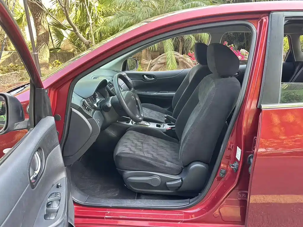 Nissan Tiida 2015 — фото 3