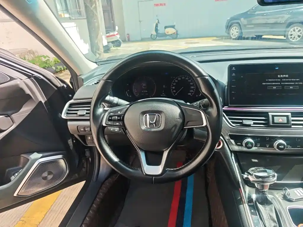 Honda Accord 2022 — фото 11