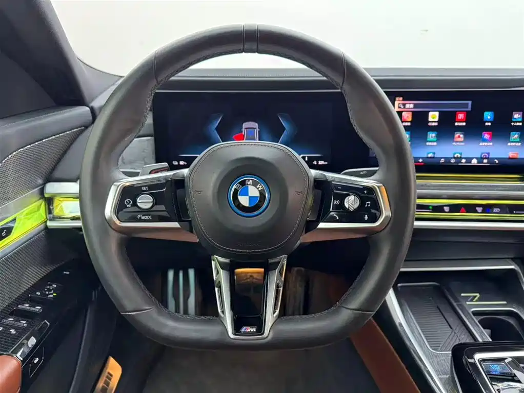 BMW i7 2025 — фото 14