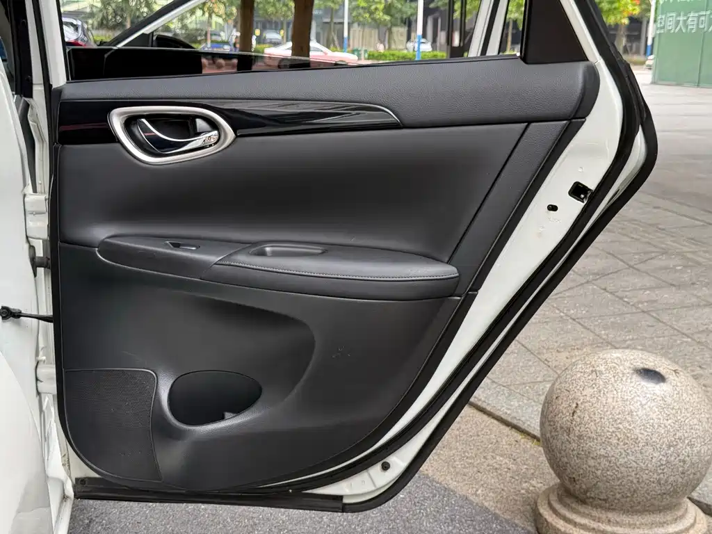 Nissan Sylphy 2018 — фото 18
