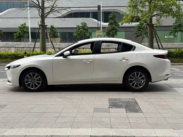 Mazda 3 Axela 2021