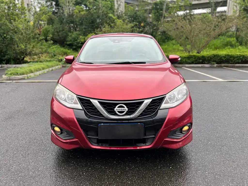 Nissan Tiida 2017 — фото 2