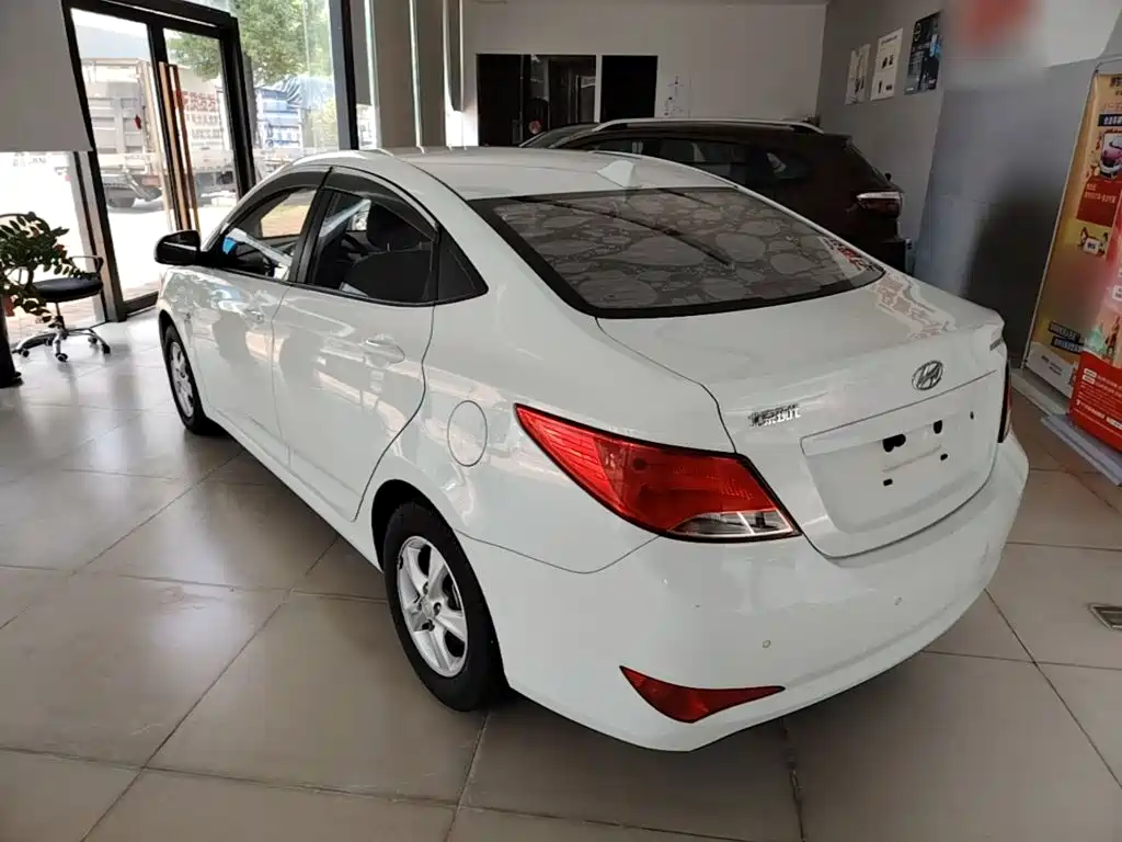 Hyundai Accent 2016 — фото 5