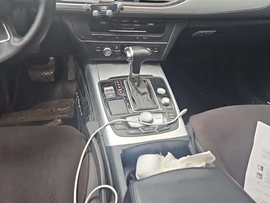 Audi A6L 2015 — фото 16
