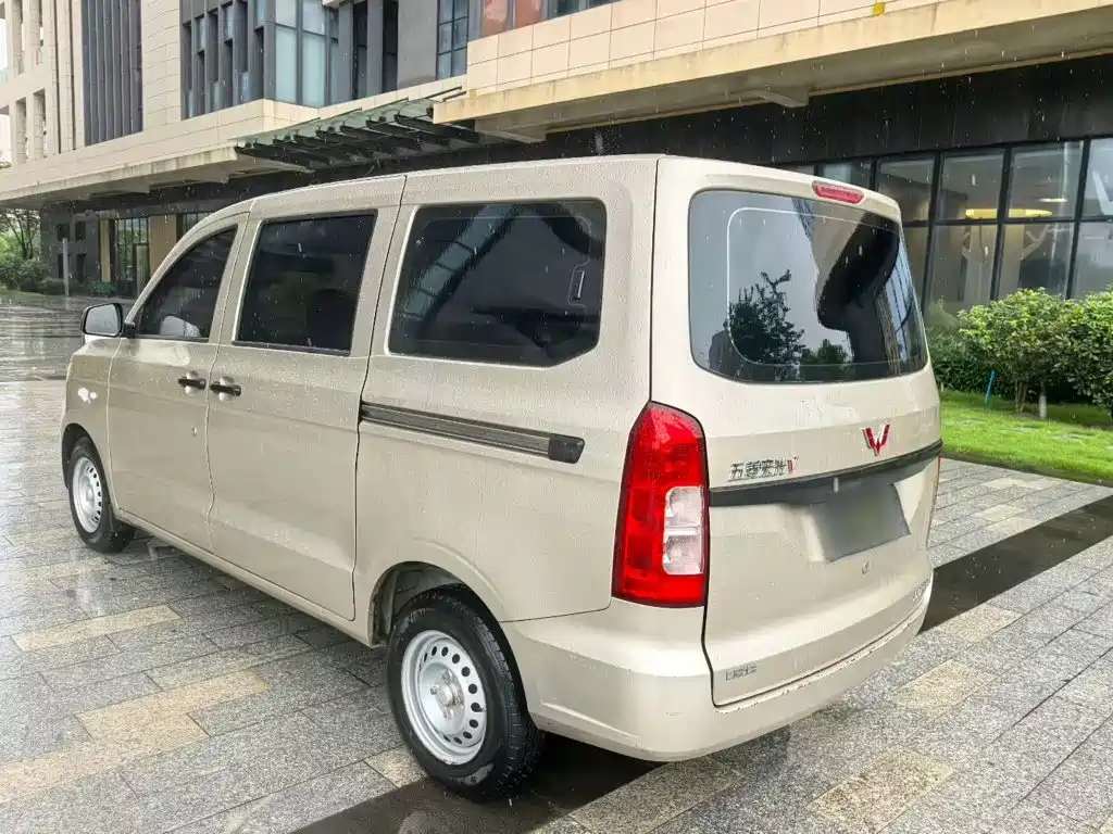 Wuling Hongguang V 2022