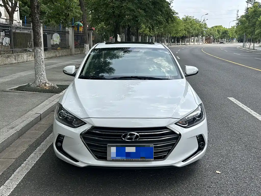 Hyundai Elantra 2019 — фото 2