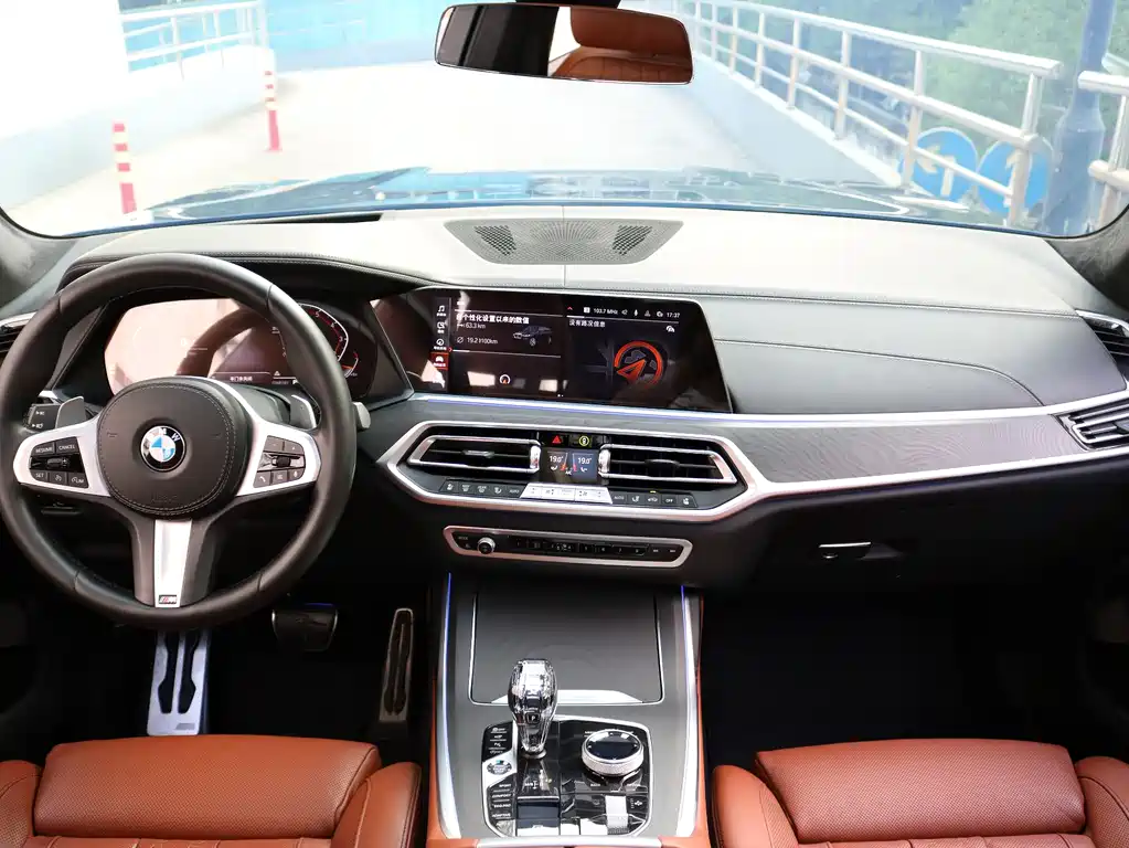 BMW X7 2021 — фото 13