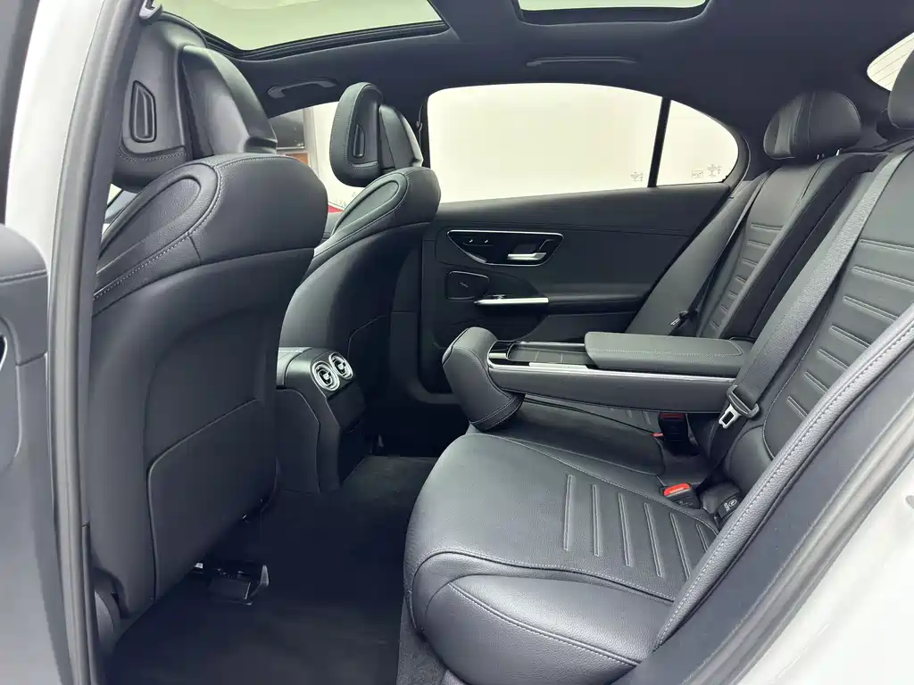 Mercedes-Benz C-Class 2022 — фото 11