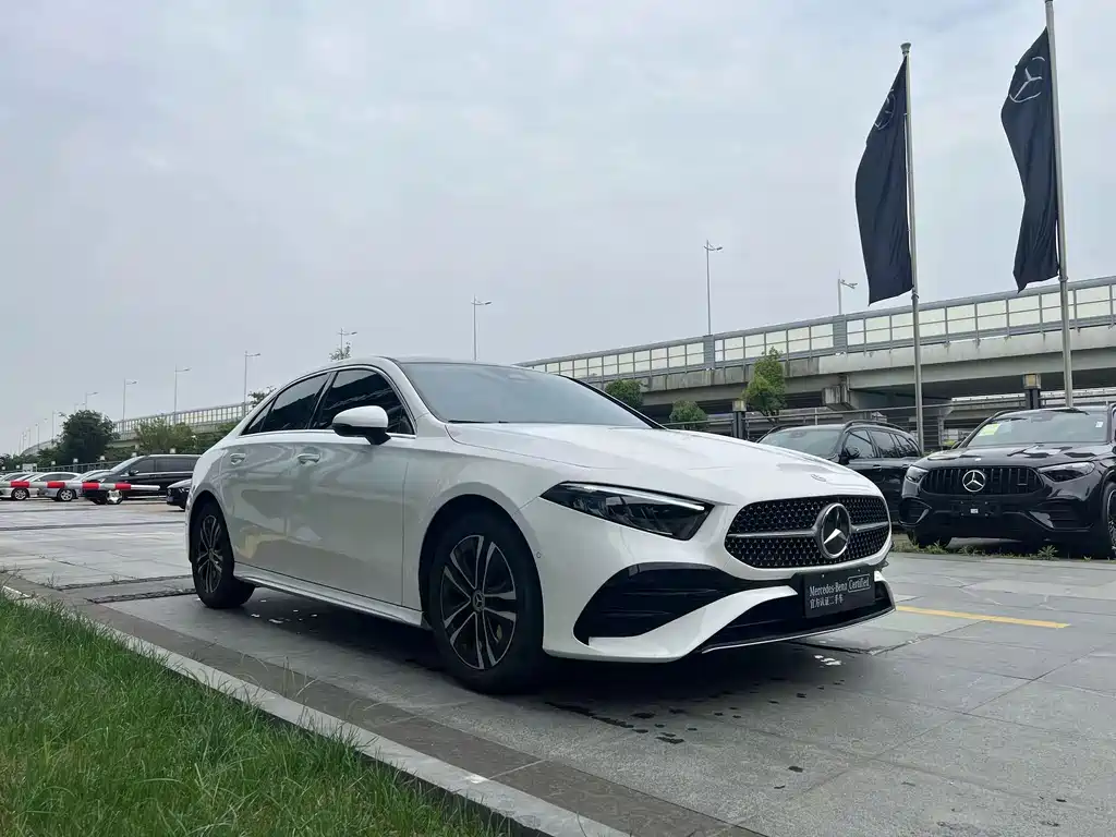 Mercedes-Benz A-Class 2023 — фото 3