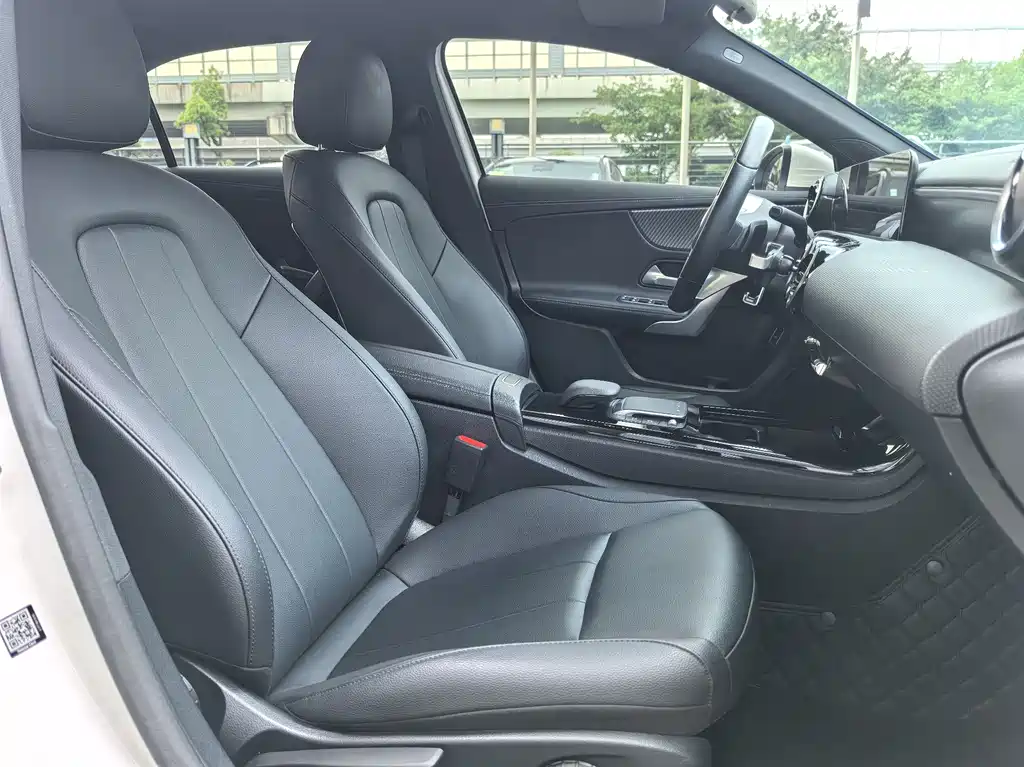 Mercedes-Benz A-Class 2023 — фото 13
