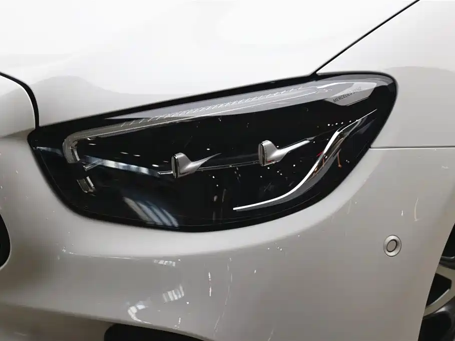 Mercedes-Benz E-Class 2022 — фото 24