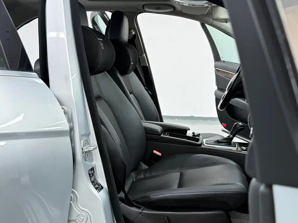 Mercedes-Benz C-Class 2012 — фото 10