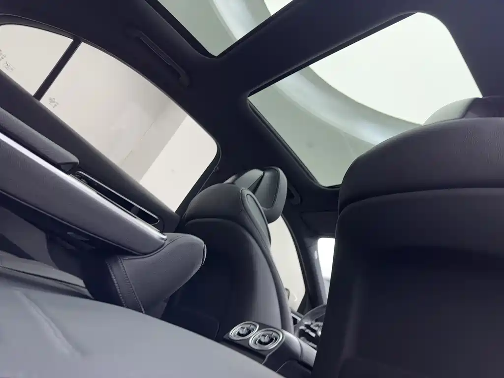 Mercedes-Benz C-Class 2022 — фото 15