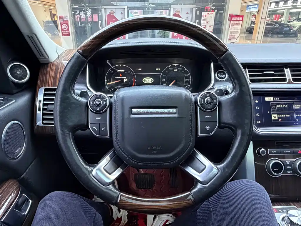 Land Rover Range Rover 2017 — фото 12