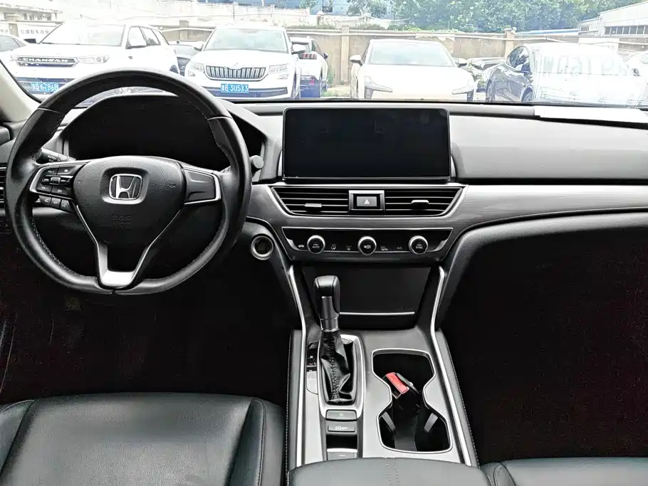 Honda Accord 2022 — фото 12