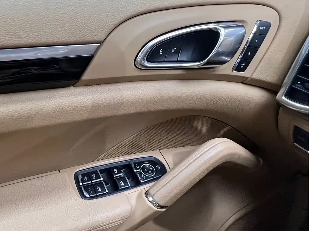 Porsche Cayenne 2014 — фото 14