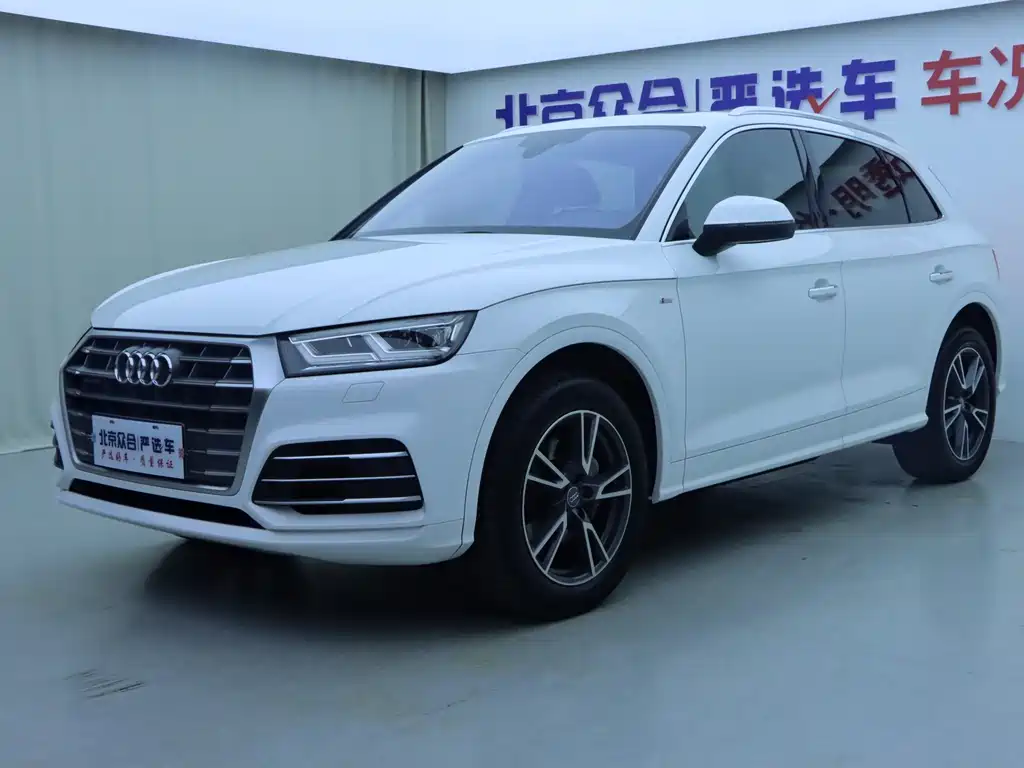 Audi Q5L 2019 — фото 1
