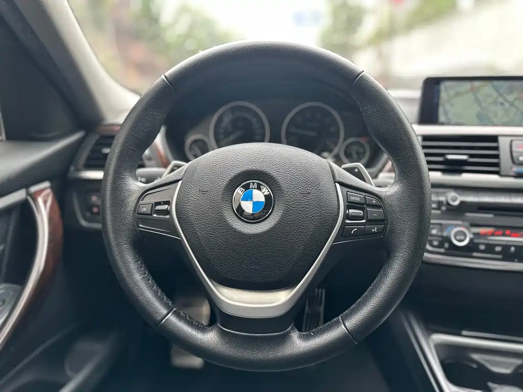 BMW 3 Series 2015 — фото 23