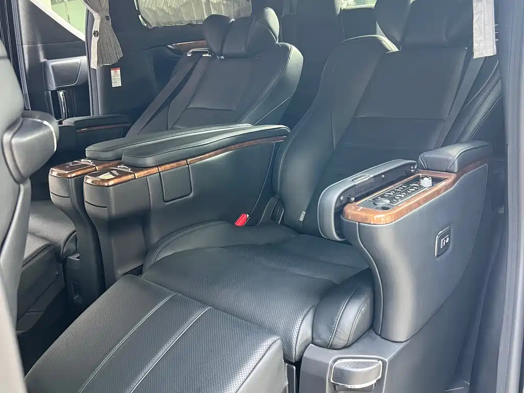 Toyota Alphard 2015 — фото 13