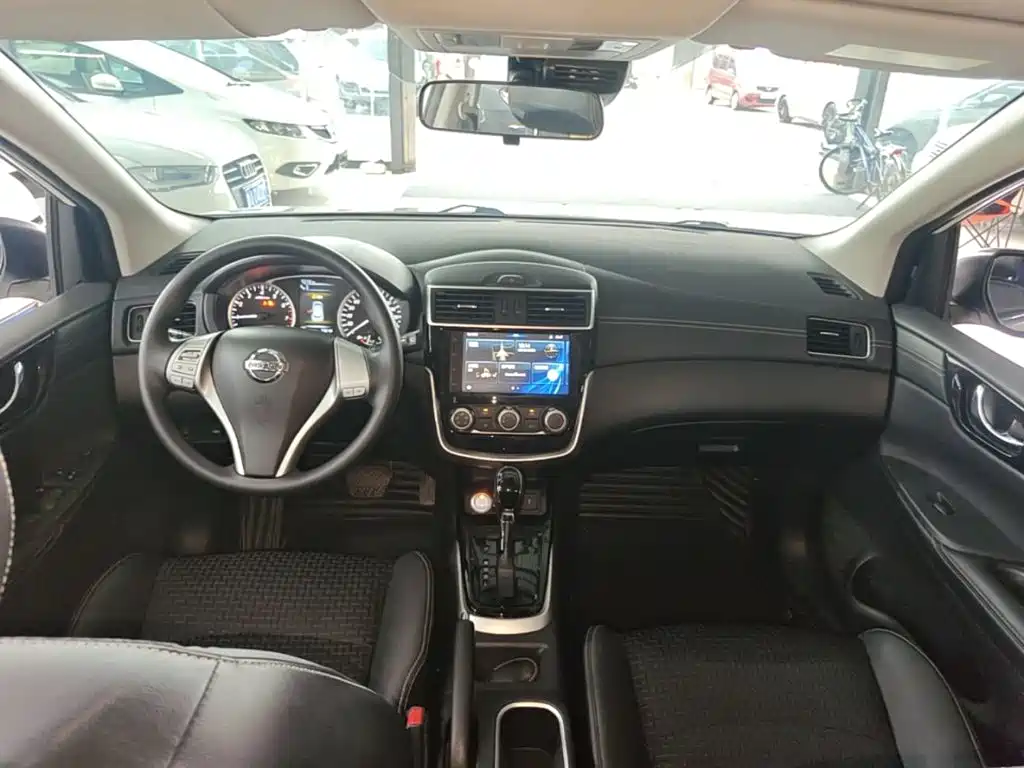 Nissan Tiida 2019 — фото 10