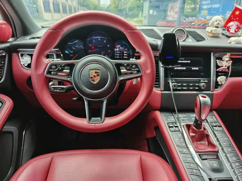 Porsche Macan 2018 — фото 13