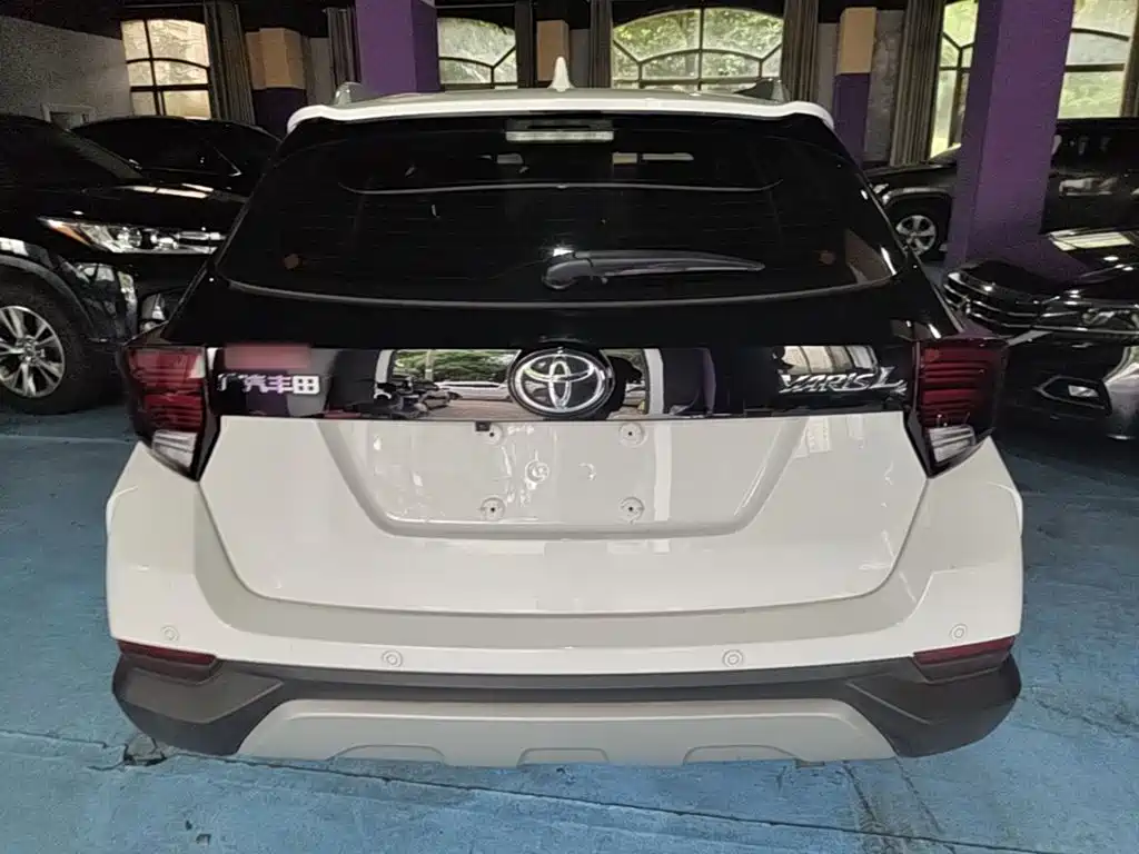 Toyota Yaris L 2021