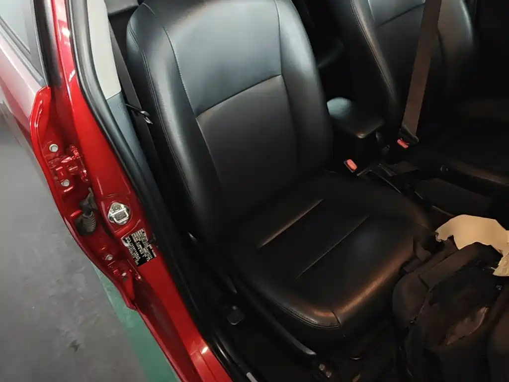 Toyota Yaris L 2019 — фото 25