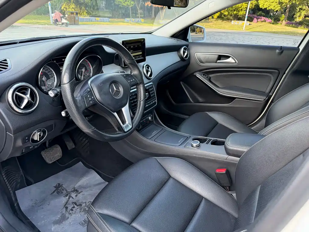 Mercedes-Benz GLA 2017 — фото 11