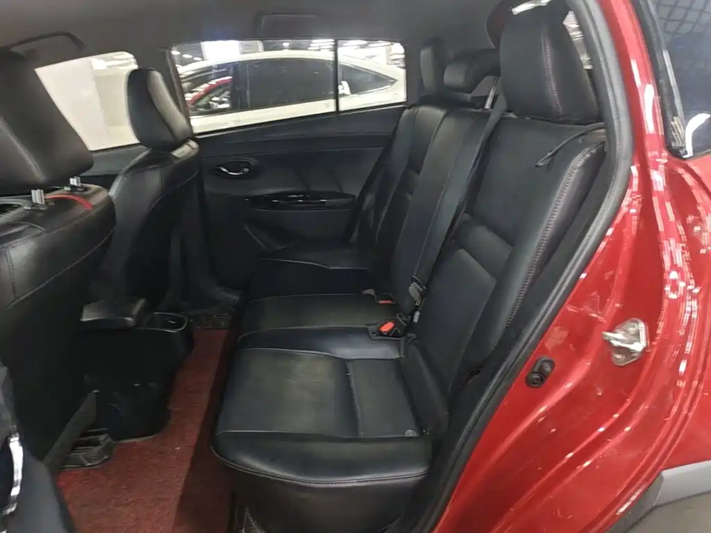Toyota Yaris L 2020 — фото 17