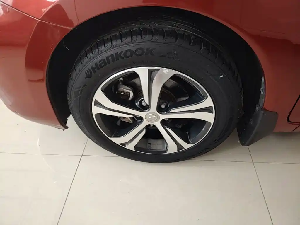 Nissan Tiida 2018 — фото 23