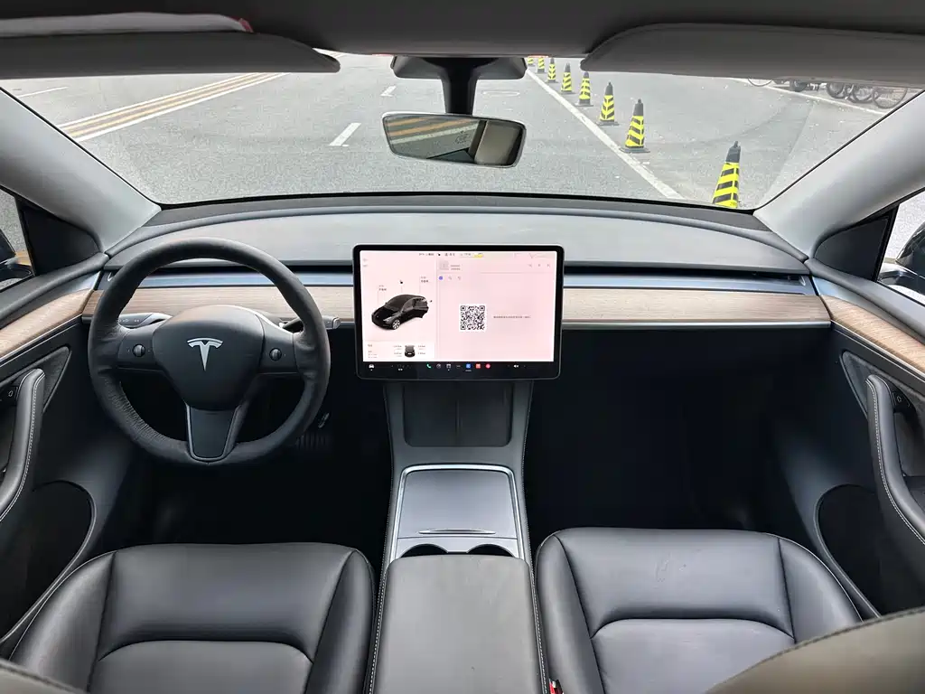Tesla Model Y 2021 — фото 10