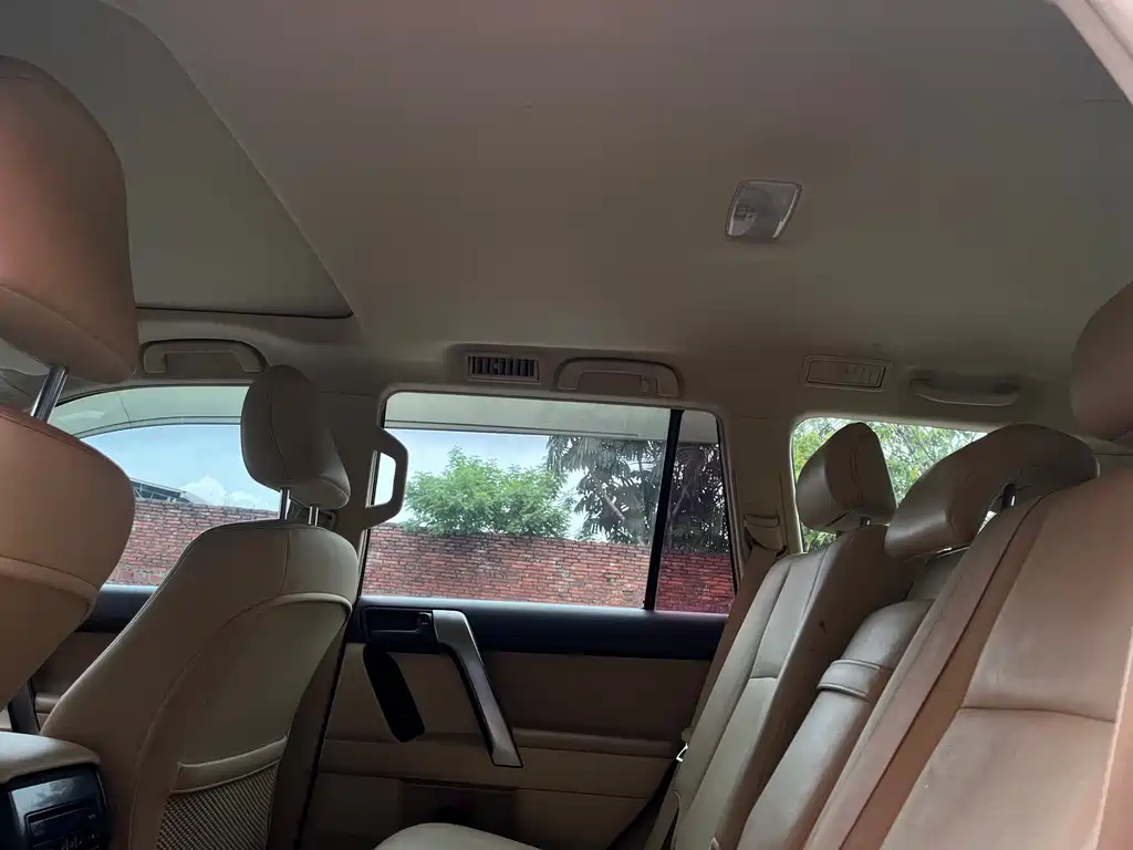 Toyota Prado 2015 — фото 13