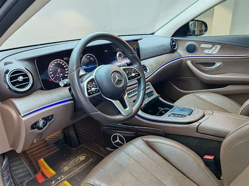 Mercedes-Benz E-Class 2019 — фото 15