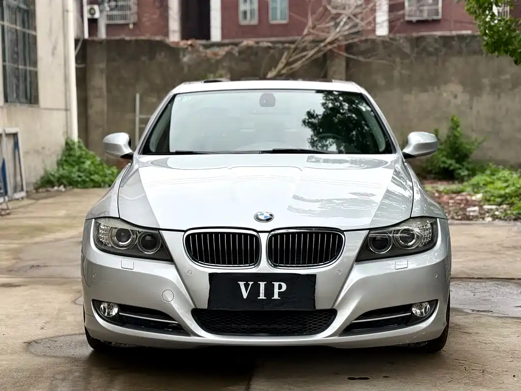 BMW 3 Series 2011 — фото 2