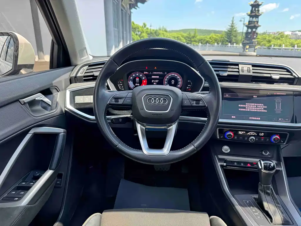 Audi Q3 2022 — фото 16