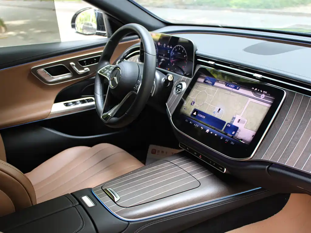 Mercedes-Benz E-Class 2024 — фото 15