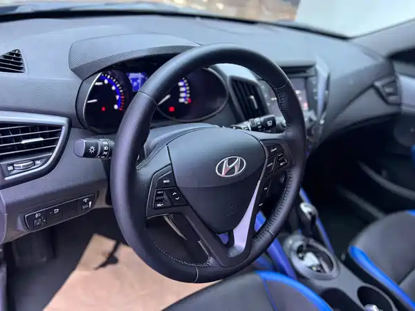 Hyundai Veloster 2013