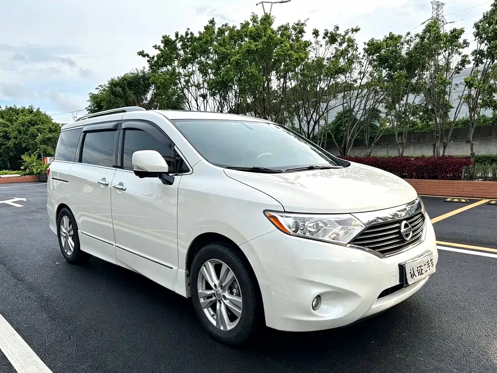 Nissan Quest 2015